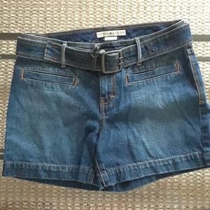 Tommy Hilfiger size 8 belted shorts Janie Fit